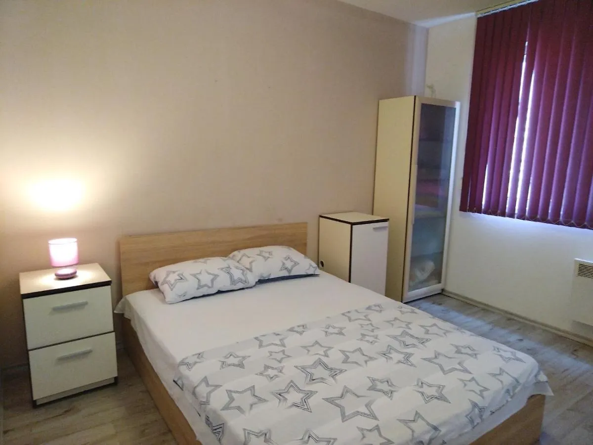 Cosy Central Apartment 바르나